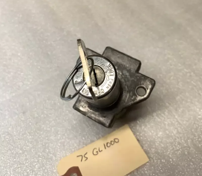 1976 Honda GL1000 Goldwing IGNITION LOCK SET W KEY 75 76 77