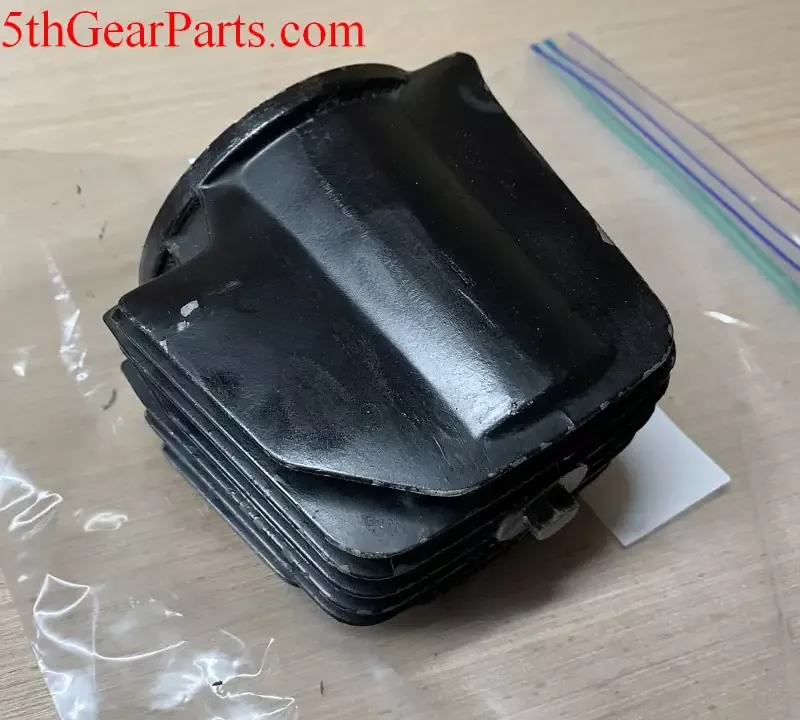 1982 Honda CB650 Nighthawk Oil Filter Case Cover W Bolt82