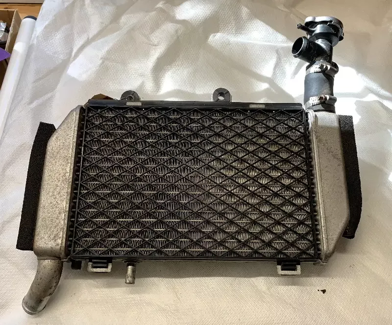 2004 Honda VFR800 Inerceptor Radiator R Right Side 02 03 04 05 06 07 08