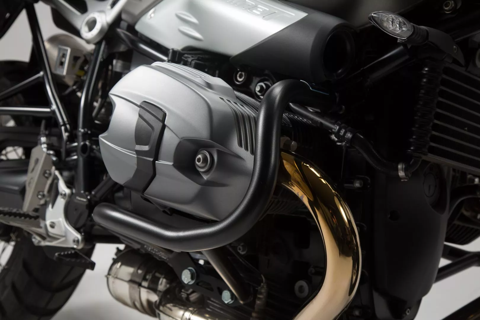 Crash bar - Black. BMW R nineT models (14-).